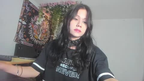 starmoonly online show from 15, 2, 2025