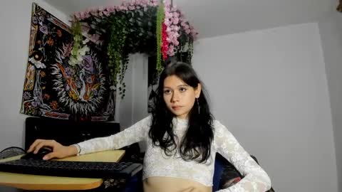 starmoonly online show from 22, 2, 2025