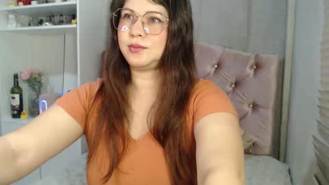 Snapshot of starsweetcute chatting on 18, 11, 2025 Celeste online show from 18, 11, 2025
