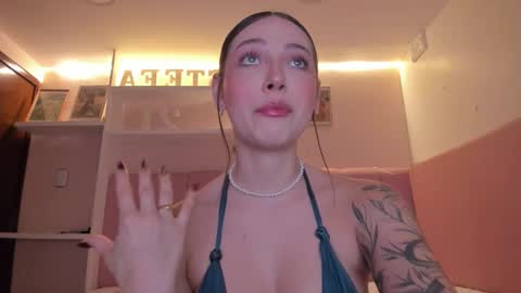 Stefa Gomez  online show from 18, 9, 2025