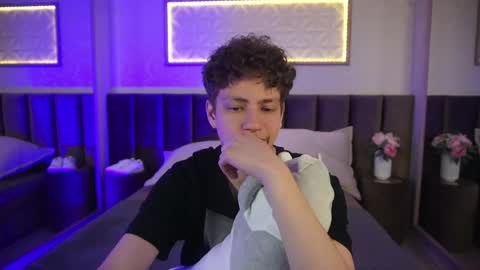 Esrefan online show from 16, 4, 2026