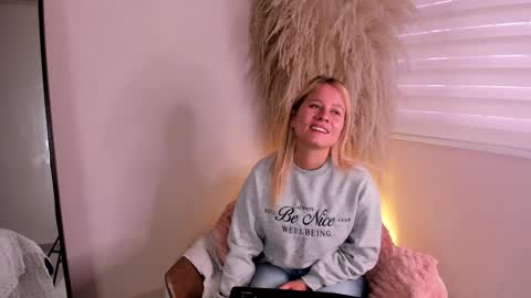 Snapshot of stefannny_ chatting on 2, 1, 2025 Stefanny online show from 2, 1, 2025