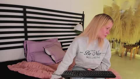 Snapshot of stefannny_ chatting on 7, 1, 2025 Stefanny online show from 7, 1, 2025