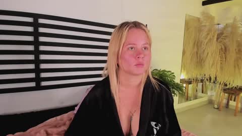 Snapshot of stefannny_ chatting on 7, 1, 2025 Stefanny online show from 7, 1, 2025