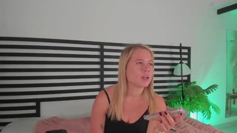 Snapshot of stefannny_ chatting on 29, 1, 2025 Stefanny online show from 29, 1, 2025