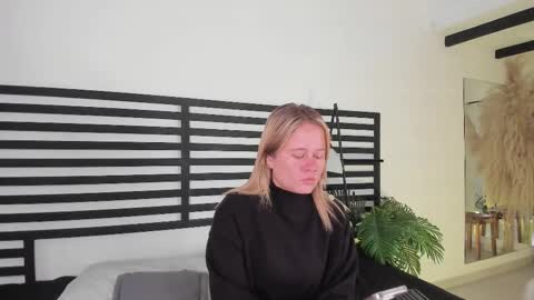 Snapshot of stefannny_ chatting on 18, 2, 2025 Stefanny online show from 18, 2, 2025