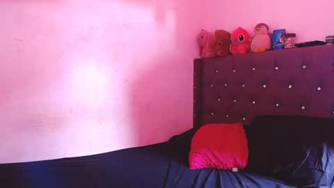 stefanny beautiful online show from 4, 3, 2025