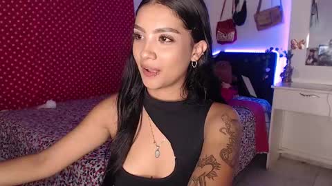 Im MiaIts my first day here  online show from 27, 12, 2024