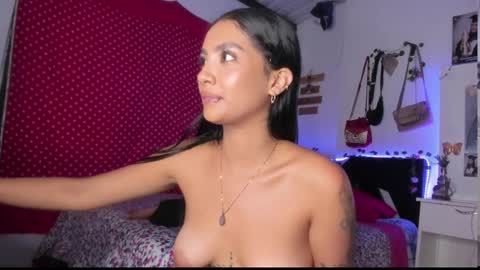 Im MiaIts my first day here  online show from 28, 12, 2024