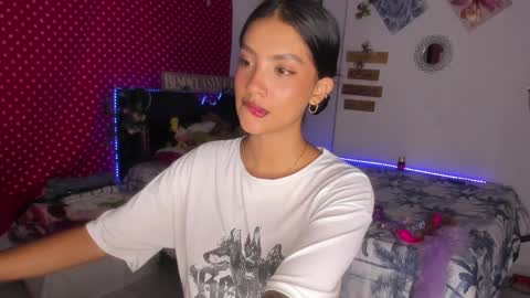 Im MiaIts my first day here  online show from 10, 1, 2025