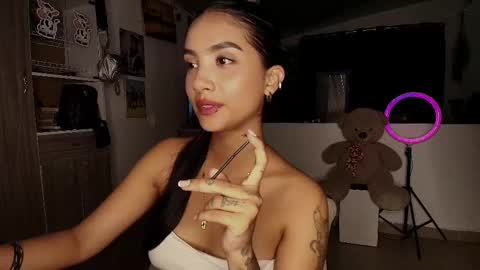 Im MiaIts my first day here  online show from 14, 9, 2025