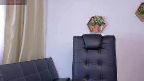 stefannycipriani_ online show from 5, 8, 2026