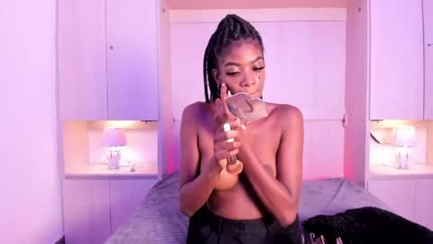 stefannyevans_ online show from 2, 6, 2026