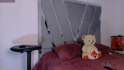 Stefy Milf online show from 25, 4, 2026