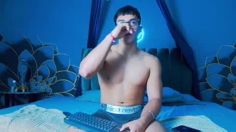 Snapshot of stefano_calle chatting on 8, 11, 2025 Stefano online show from 8, 11, 2025