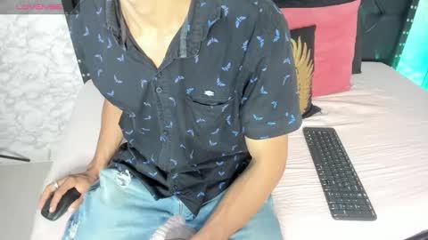 stefany_pablo1 online show from 8, 1, 2025