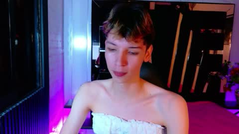 stefany piink online show from 2, 4, 2026
