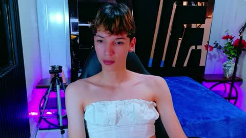 stefany piink online show from 8, 4, 2026