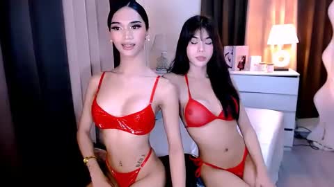 Snapshot of steffani_deluxe chatting on 24, 10, 2025 STEF online show from 24, 10, 2025