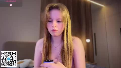 STEFI  Streams every day from 10 PM GTM1  online show from 21, 5, 2026