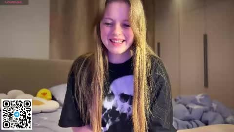 STEFI  Streams every day from 10 PM GTM1  online show from 2, 6, 2026