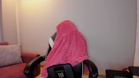 Stefany Bratz online show from 5, 2, 2026