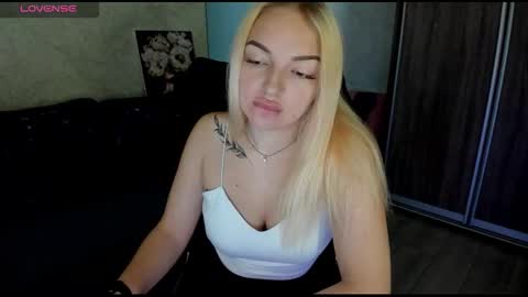 Snapshot of stella__cox chatting on 13, 9, 2025 Stella Cox online show from 13, 9, 2025