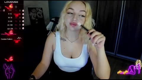 Snapshot of stella__cox chatting on 18, 9, 2025 Stella Cox online show from 18, 9, 2025