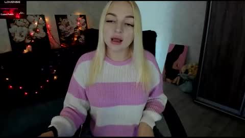 Snapshot of stella__cox chatting on 26, 10, 2025 Stella Cox online show from 26, 10, 2025