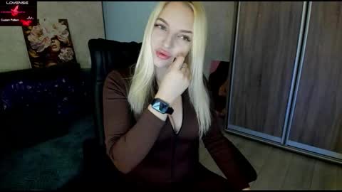 Snapshot of stella__cox chatting on 15, 11, 2025 Stella Cox online show from 15, 11, 2025