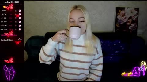 Snapshot of stella__cox chatting on 21, 11, 2025 Stella Cox online show from 21, 11, 2025