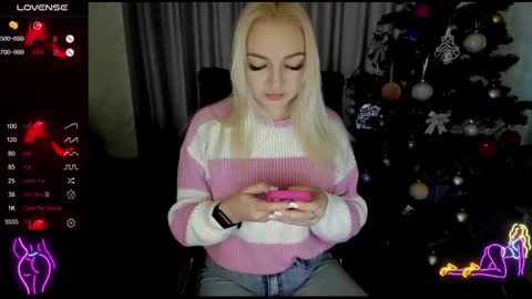 Snapshot of stella__cox chatting on 18, 12, 2025 Stella Cox online show from 18, 12, 2025