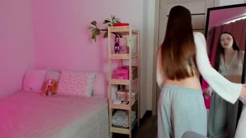 Snapshot of stella_sunny chatting on 7, 3, 2025 stella_sunny online show from 7, 3, 2025