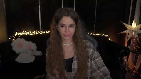 stellahoneywell online show from 18, 4, 2026