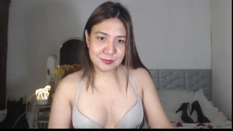 Snapshot of stellahugets chatting on 22, 11, 2025 Stella online show from 22, 11, 2025