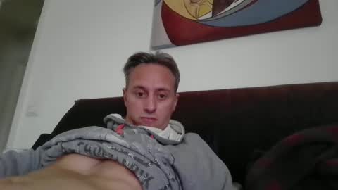 Snapshot of sten015 chatting on 11, 11, 2025 sten015 online show from 11, 11, 2025