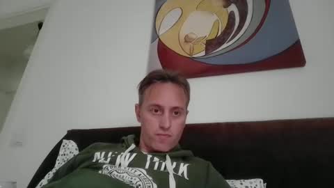 Snapshot of sten015 chatting on 18, 11, 2025 sten015 online show from 18, 11, 2025