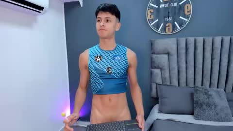 Stephane Rouss online show from 4, 12, 2025