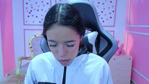 Stephania online show from 5, 11, 2025