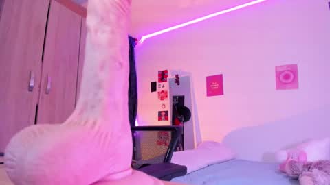 Stephanie  online show from 2, 2, 2025