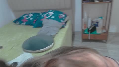 Angie mature online show from 8, 4, 2026