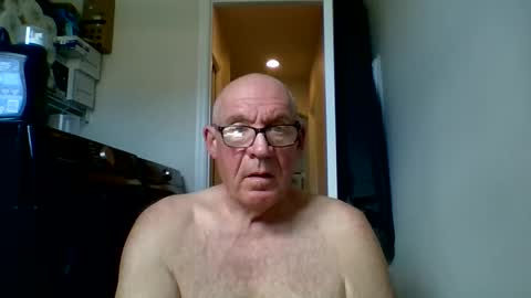 Snapshot of stevejons47 chatting on 13, 4, 2026 stevejons47 online show from 13, 4, 2026