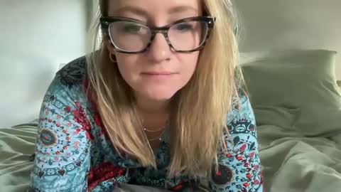 Snapshot of steviegirl4u chatting on 4, 2, 2025 StevieGirl4U online show from 4, 2, 2025