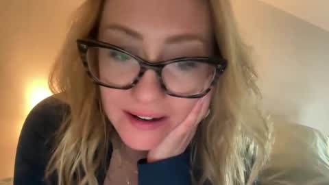 Snapshot of steviegirl4u chatting on 7, 2, 2025 StevieGirl4U online show from 7, 2, 2025