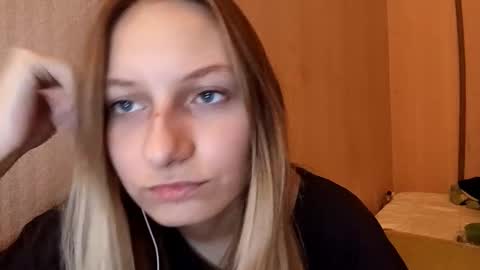 Snapshot of steviemorch chatting on 4, 11, 2025 Eva online show from 4, 11, 2025