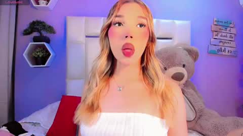 Snapshot of steyseequeen chatting on 13, 9, 2025 Steisee Reyes online show from 13, 9, 2025