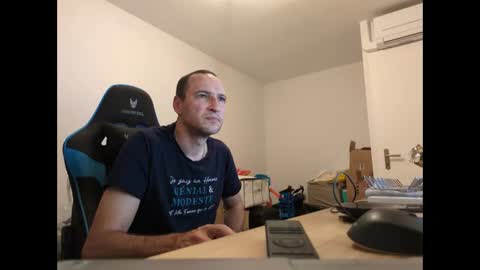 Snapshot of stickolive1 chatting on 29, 4, 2026 stickolive1 online show from 29, 4, 2026