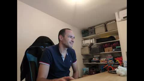 Snapshot of stickolive1 chatting on 15, 5, 2026 stickolive1 online show from 15, 5, 2026