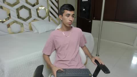 Snapshot of stiilman_hots chatting on 19, 2, 2025 stiilman_hots online show from 19, 2, 2025