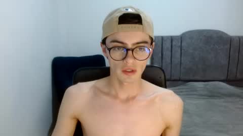 Snapshot of stiv_grant chatting on 4, 7, 2026 stiv_grant online show from 4, 7, 2026